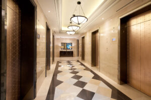 エレベーター1基あたり何戸？──湾岸タワマン20物件 EV混雑度ランキング